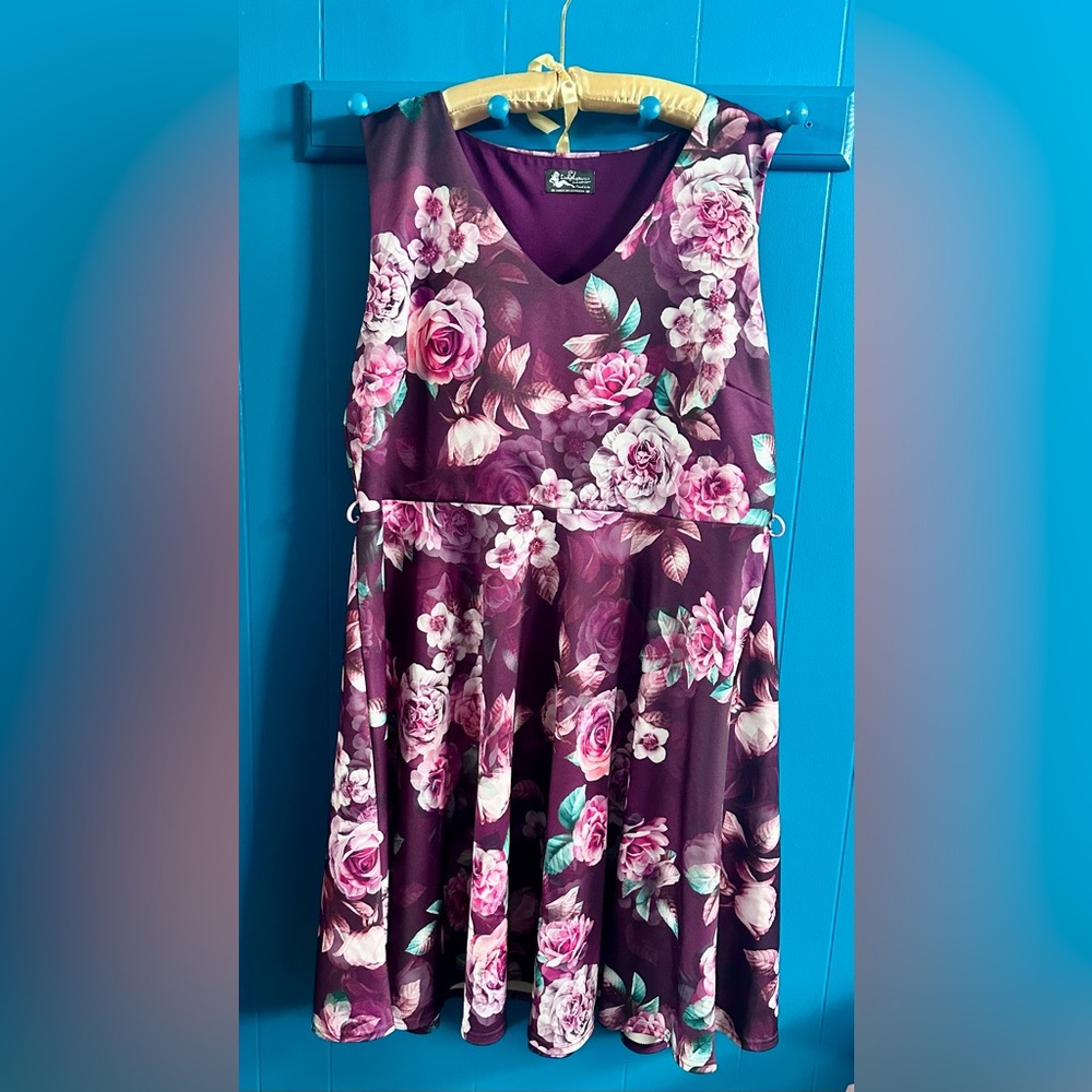 Lady V London 22/24 Audrey Hepburn V neck swing dress